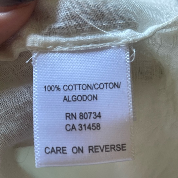 BCBGMaxAzria White Top with Black Details - Picture 6 of 7